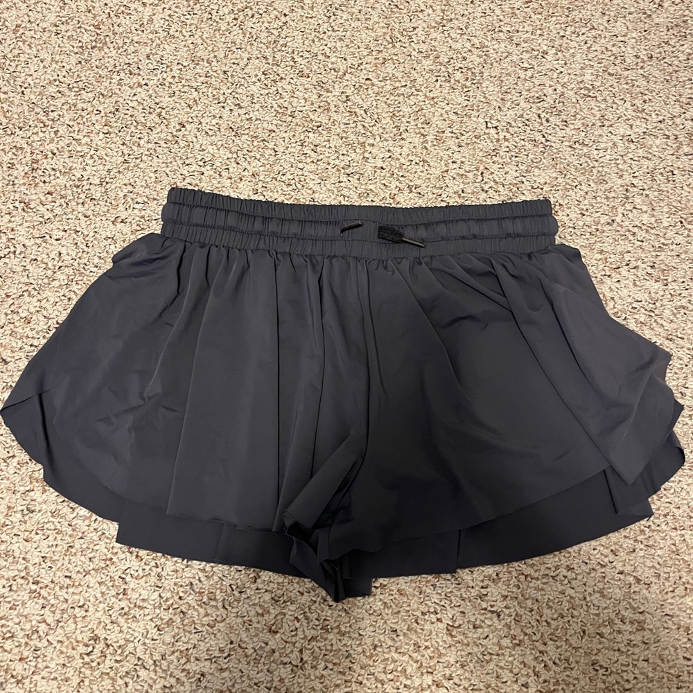 transcend stretchy, comfy, athletic shorts. light gray, size large